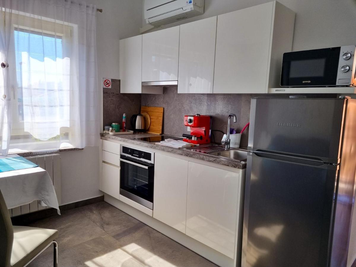 Appartement Juli No 2 à Poreč Extérieur photo