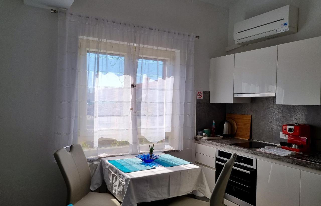 Appartement Juli No 2 à Poreč Extérieur photo
