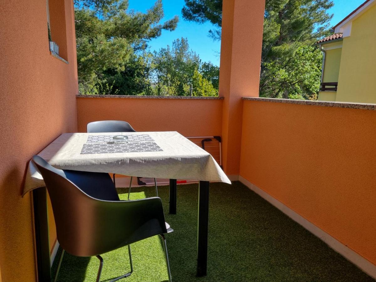 Appartement Juli No 2 à Poreč Extérieur photo